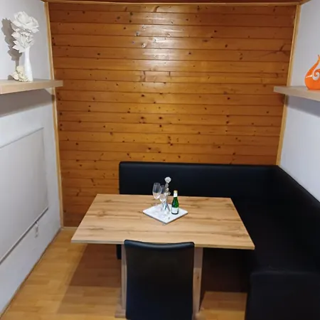 Appartement Haus Mit 2 Schlafzimmer In